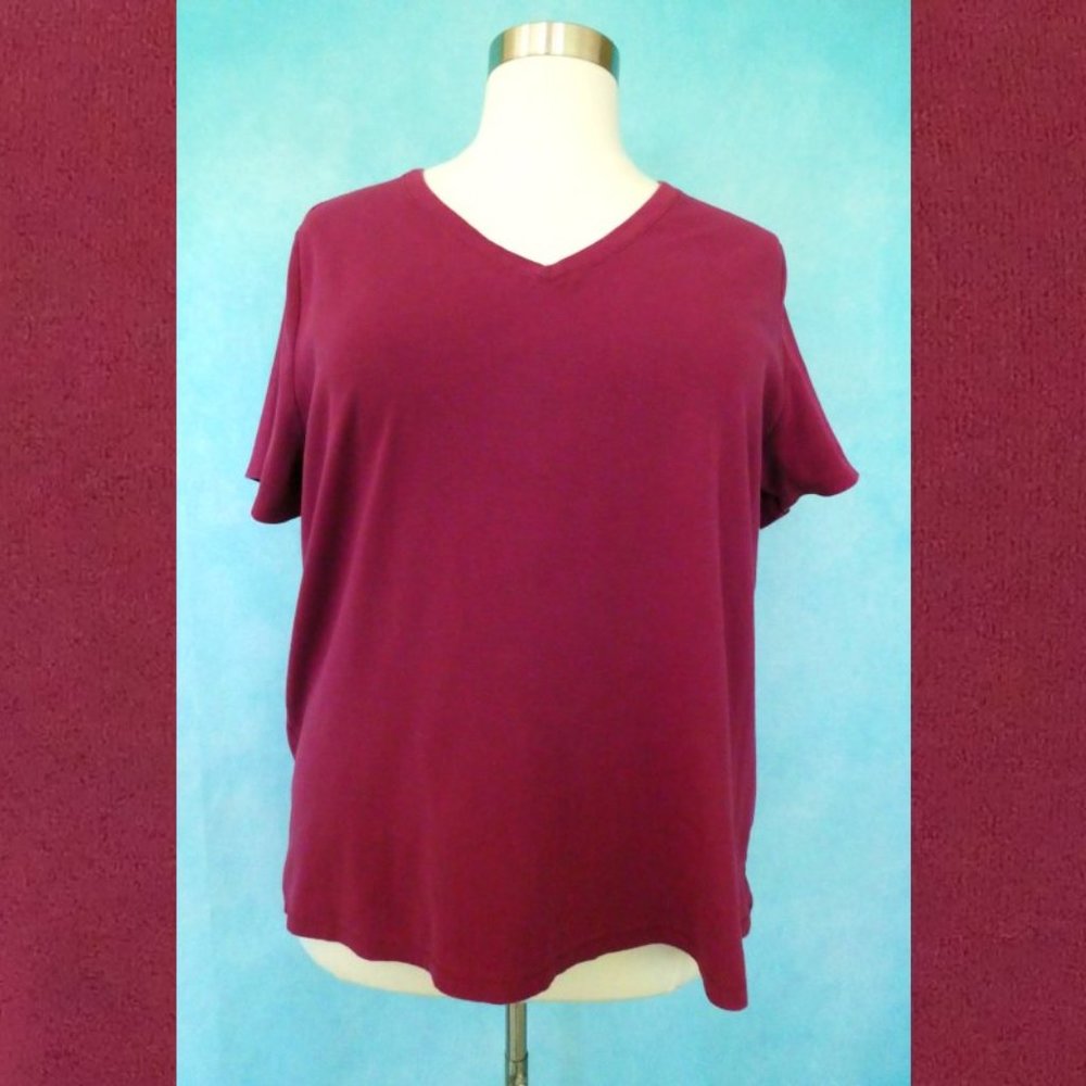 Venezia Cranberry V Neck Tee Size 22/24